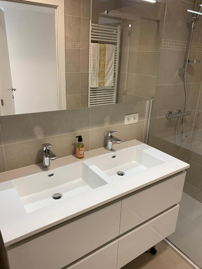 Lichtrijk 2-Slaapkamerappartement Met Zeezicht En Gratis Parking オステンド エクステリア 写真