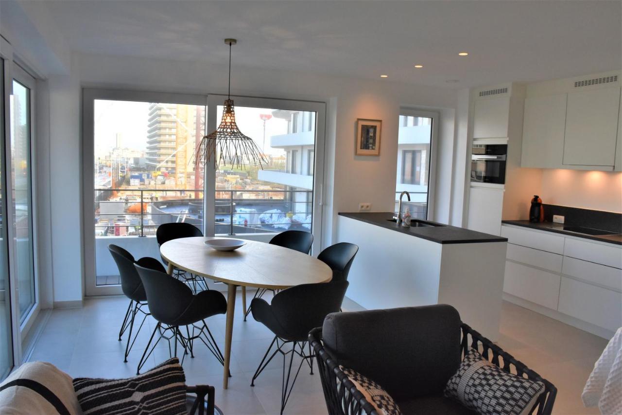 Lichtrijk 2-Slaapkamerappartement Met Zeezicht En Gratis Parking オステンド エクステリア 写真