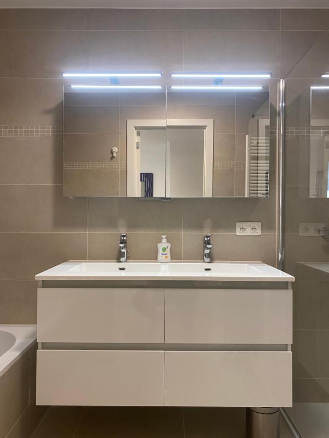 Lichtrijk 2-Slaapkamerappartement Met Zeezicht En Gratis Parking オステンド エクステリア 写真
